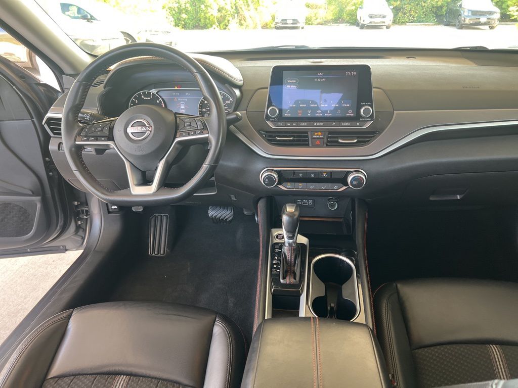 2023 Nissan Altima SR photo 16
