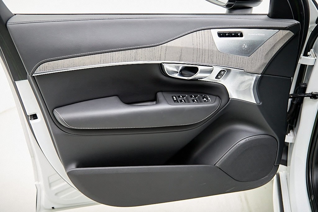 2023 VOLVO XC90 - Image 7