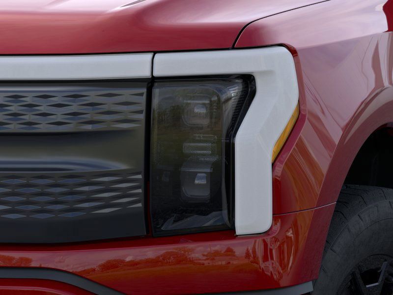 2025 Ford F-150 Lightning XLT photo 17