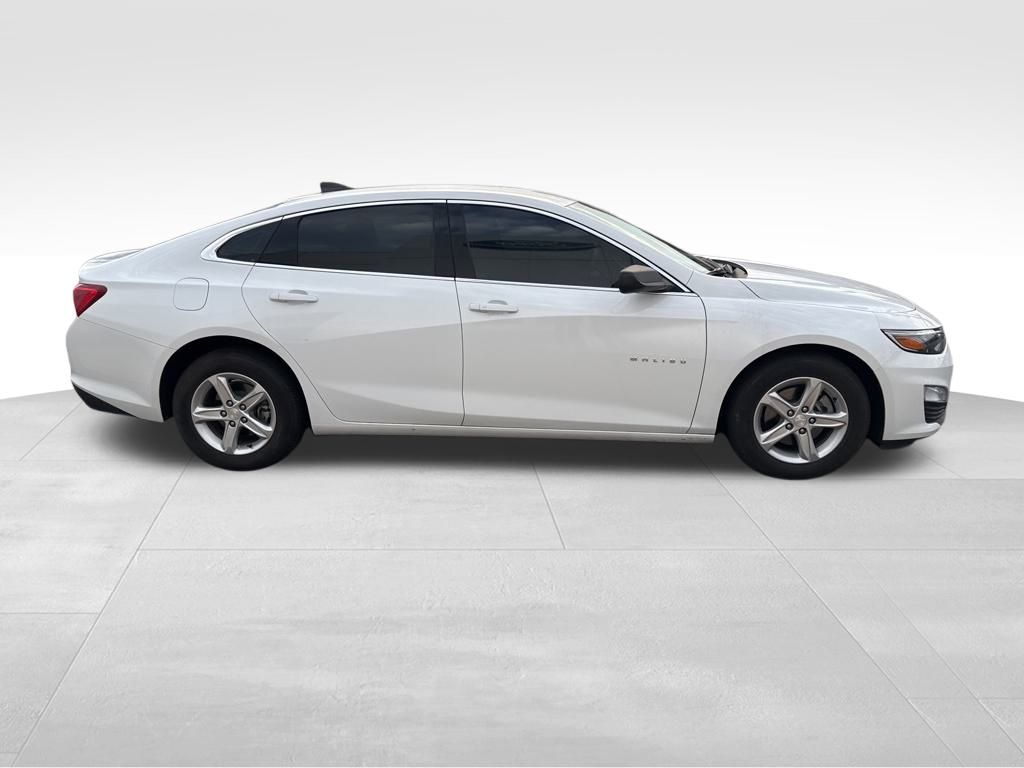 2023 Chevrolet Malibu LS photo 7
