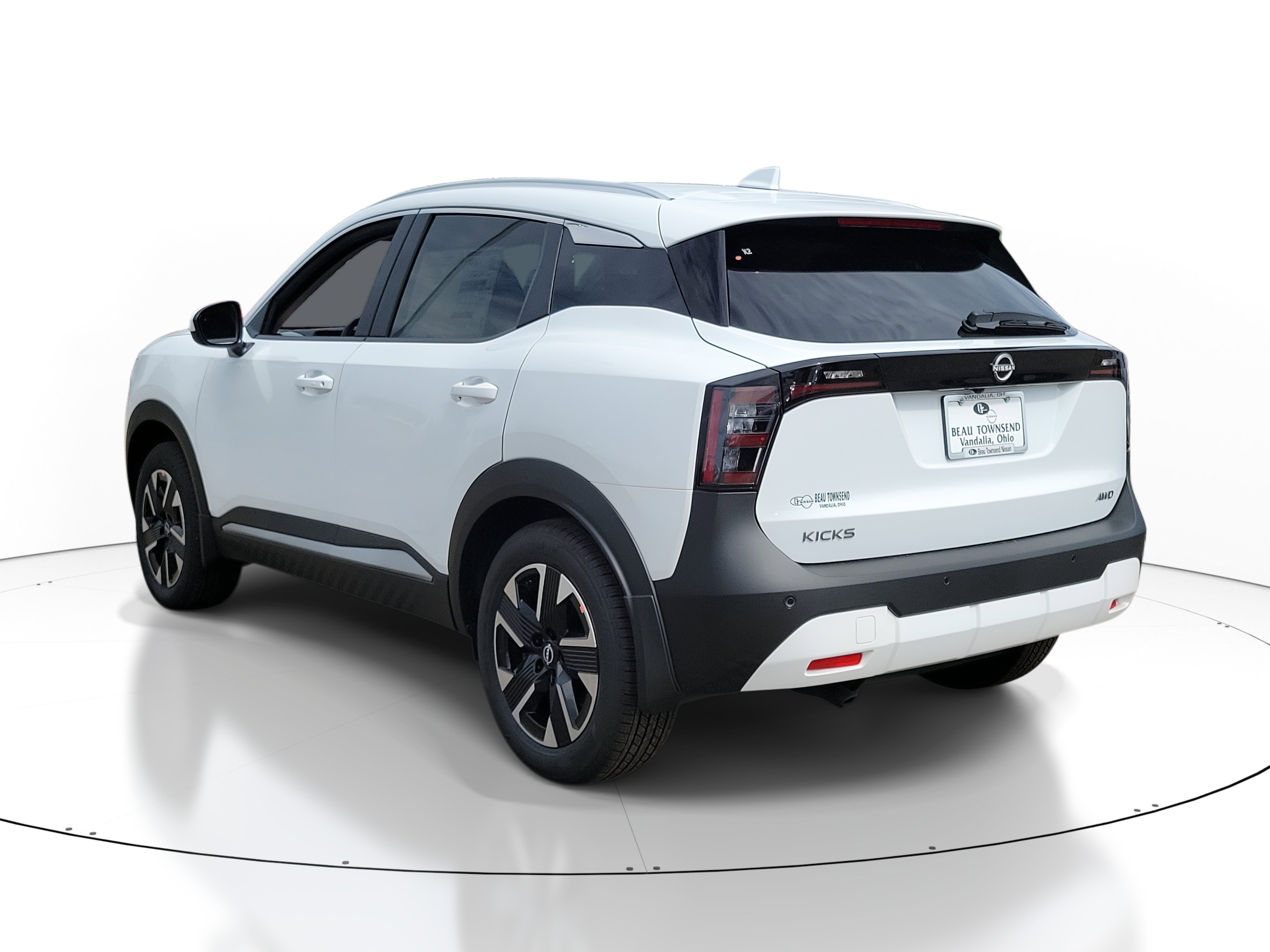 2025 Nissan Kicks SV photo 2