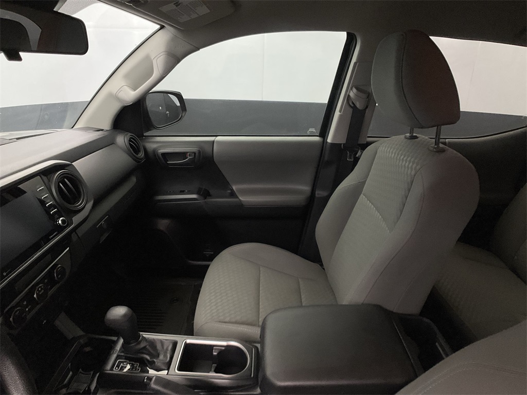 2022 Toyota Tacoma SR5 photo 29