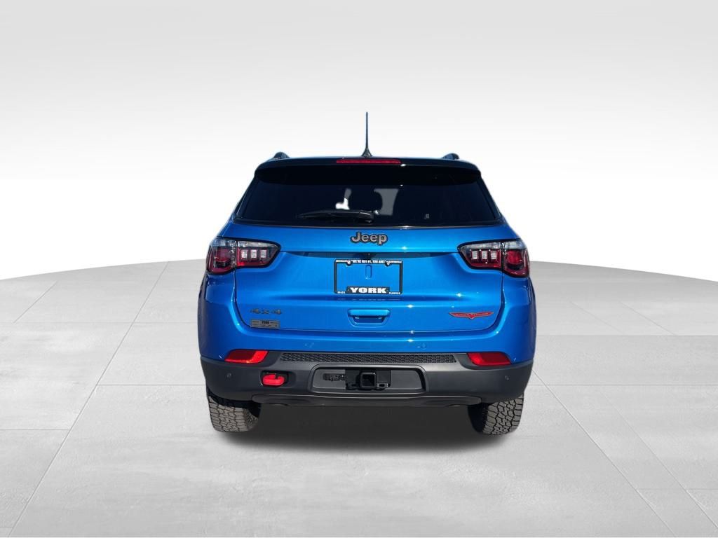 2026 Jeep Compass Trailhawk photo 3