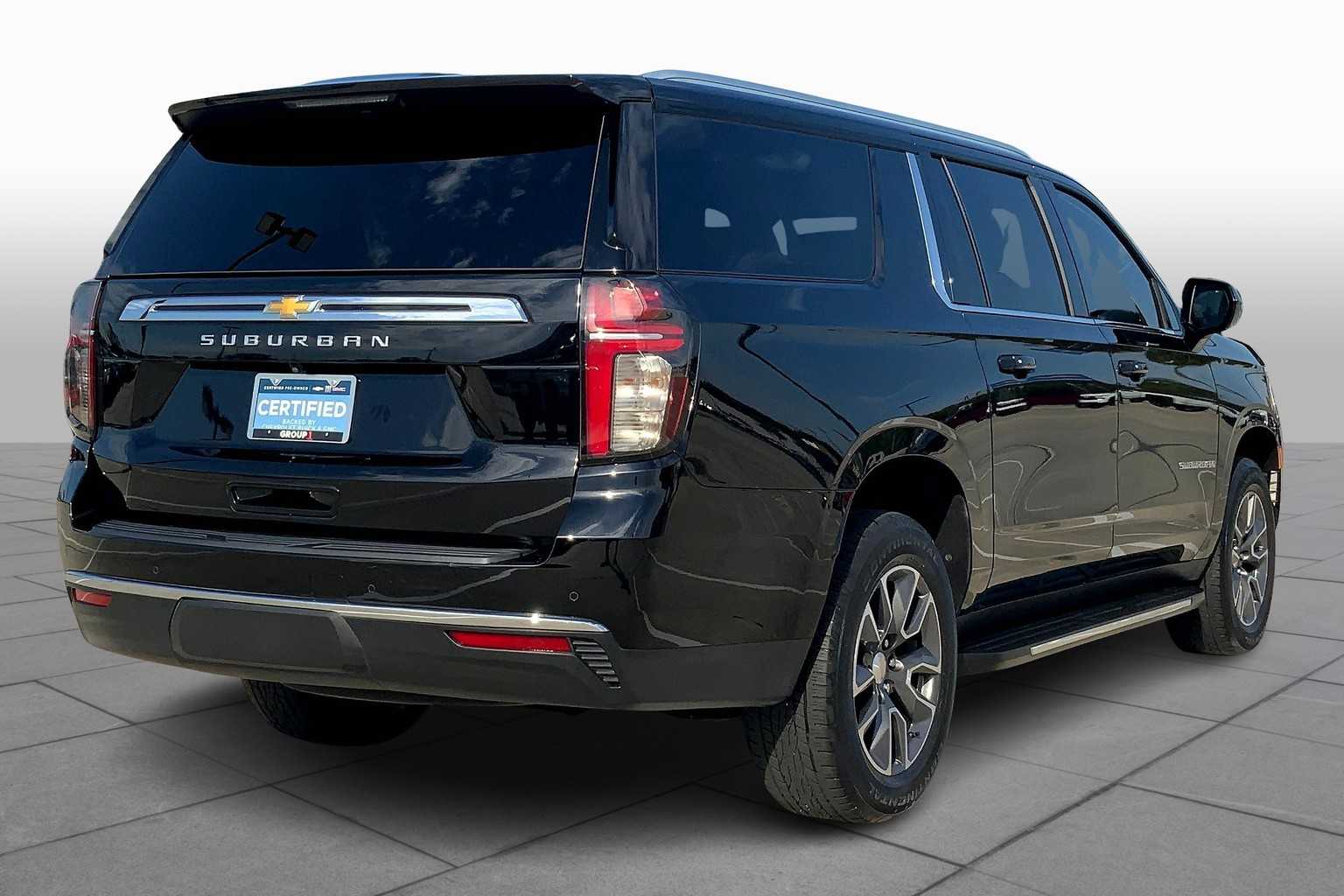 2023 Chevrolet Suburban LS photo 9