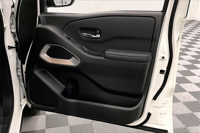 2025 Nissan Frontier SV photo 29