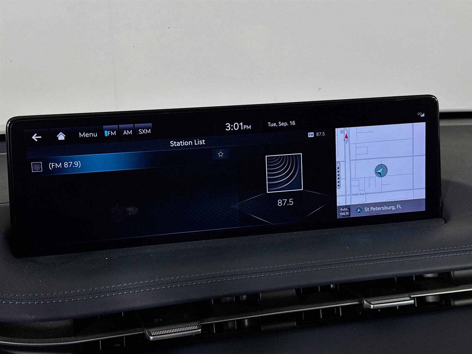 2022 Genesis GV70 3.5T Sport Prestige photo 14
