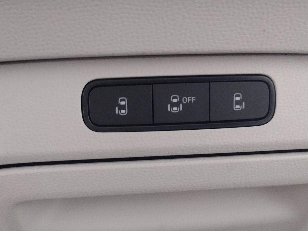 2025 Volkswagen ID. Buzz photo 30