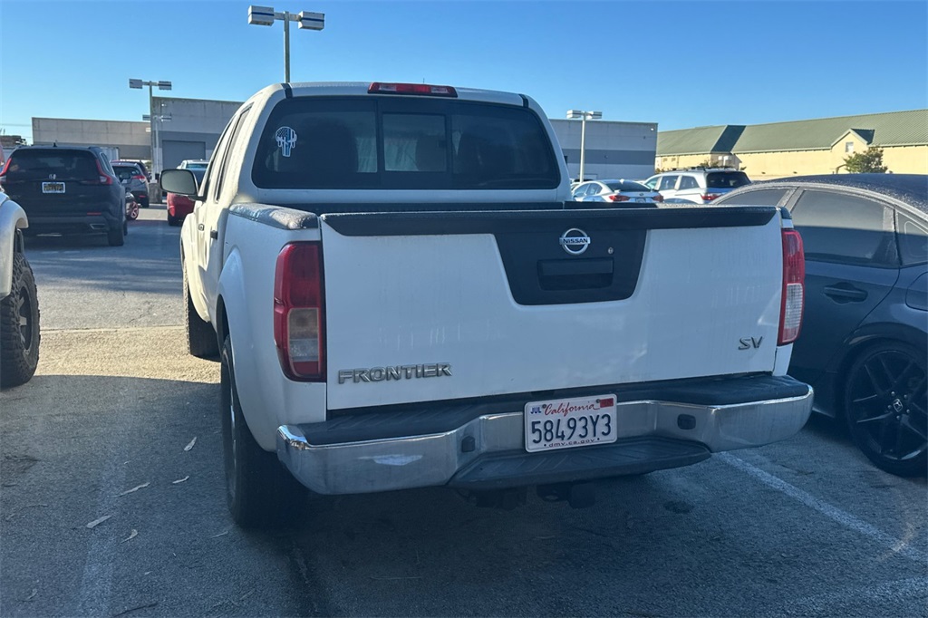 2014 Nissan Frontier SV photo 3