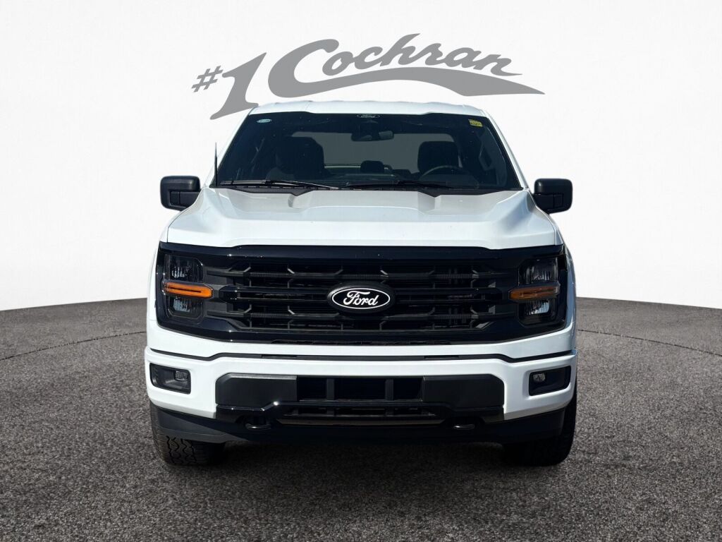 2025 Ford F-150 XLT photo 2