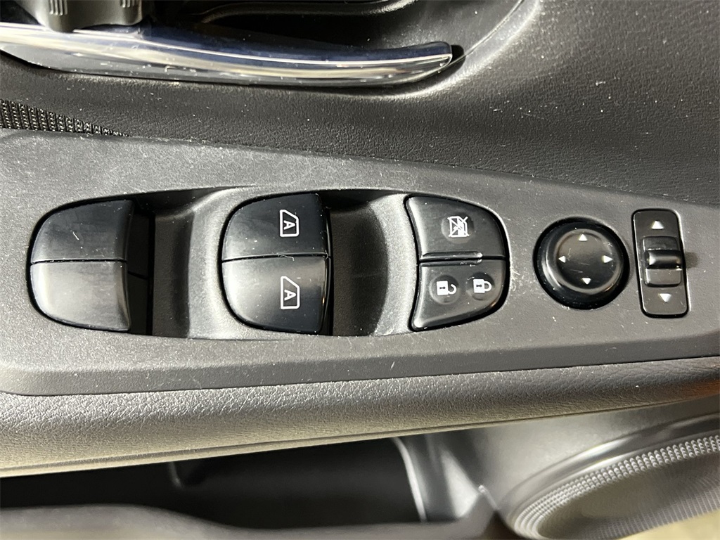 2023 Nissan Kicks SV photo 13