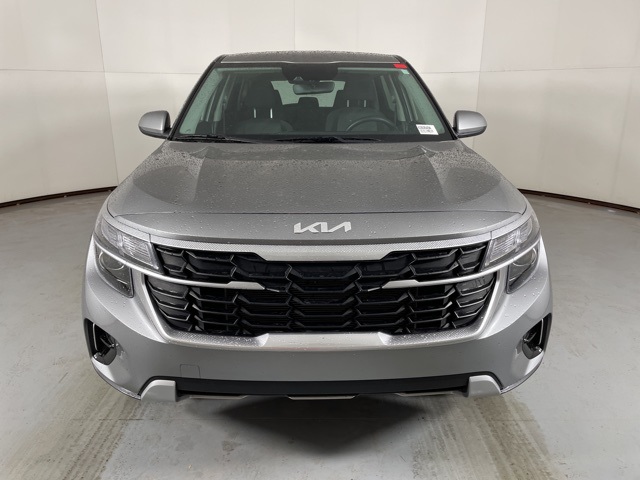 2024 Kia Seltos LX photo 3