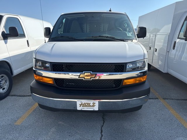 2025 Chevrolet Express Cargo 2500 photo 2