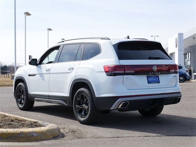 2025 Volkswagen Atlas Peak Edition SE photo 3