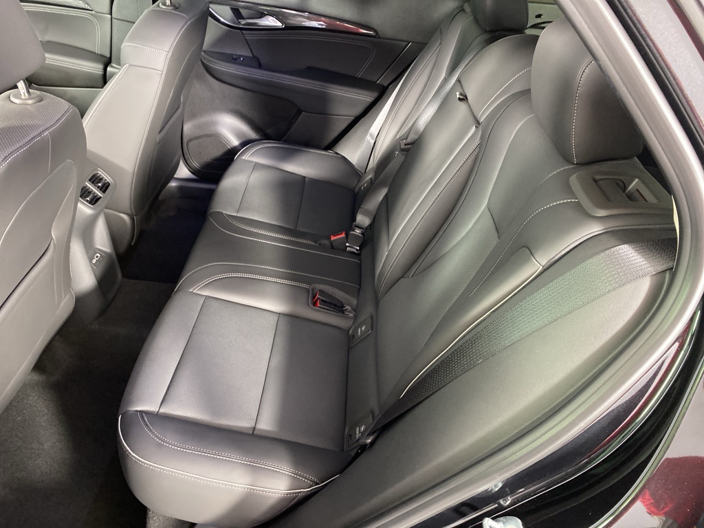 2023 Buick Envision Essence photo 8