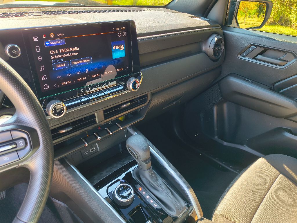 2024 Chevrolet Colorado Trail Boss photo 20
