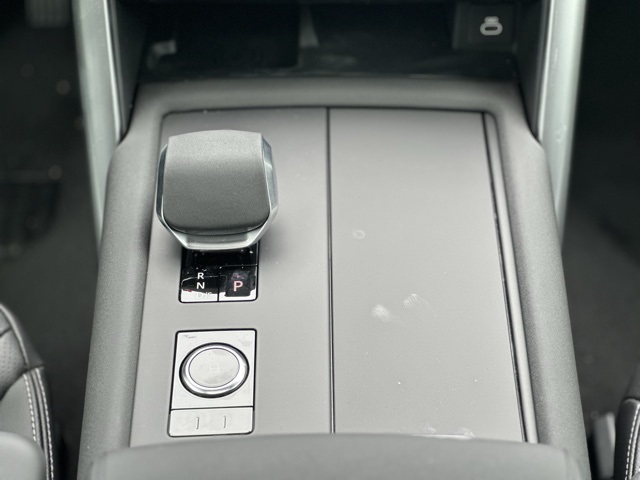 2025 Land Rover Discovery S photo 30