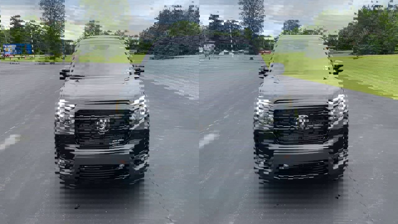 2025 Honda Ridgeline Black Edition photo 2