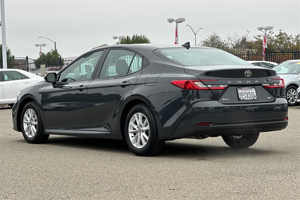 2025 Toyota Camry LE photo 4
