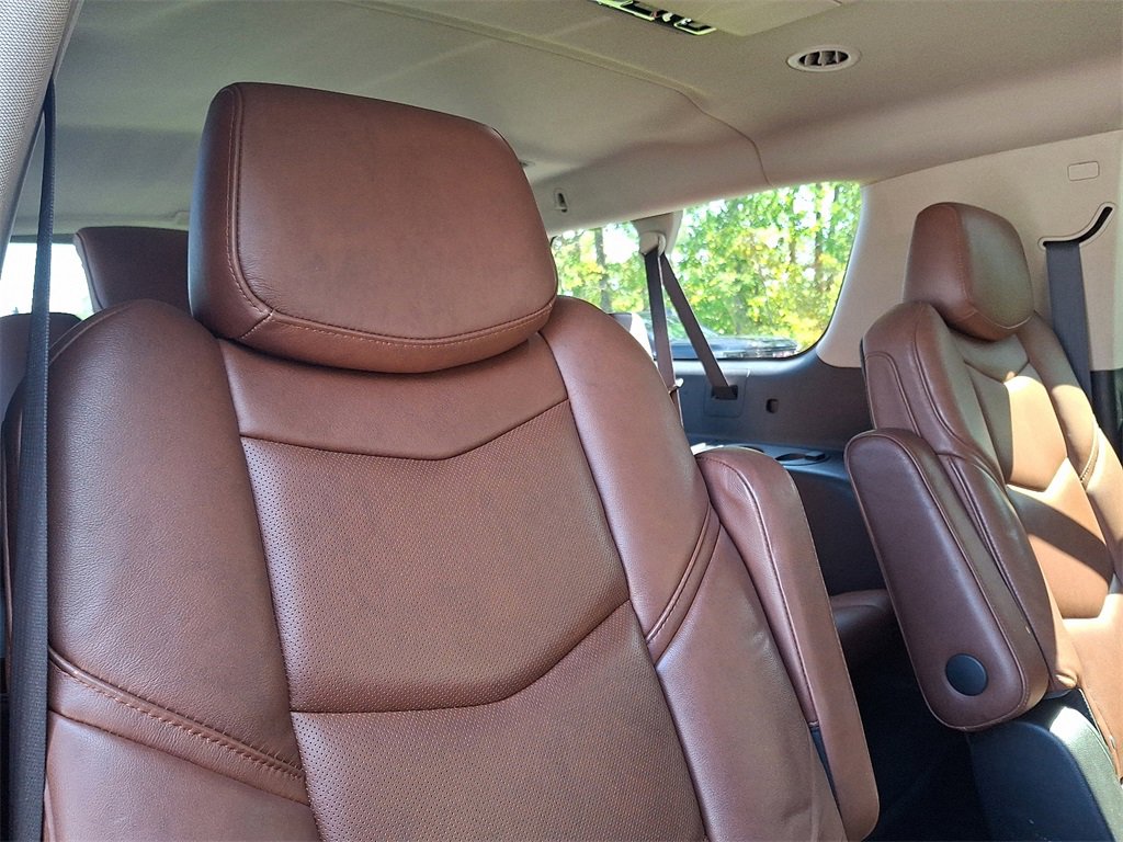 2020 Cadillac Escalade ESV Premium Luxury photo 18