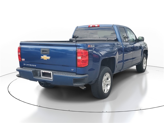 2017 Chevrolet Silverado 1500 LT photo 4