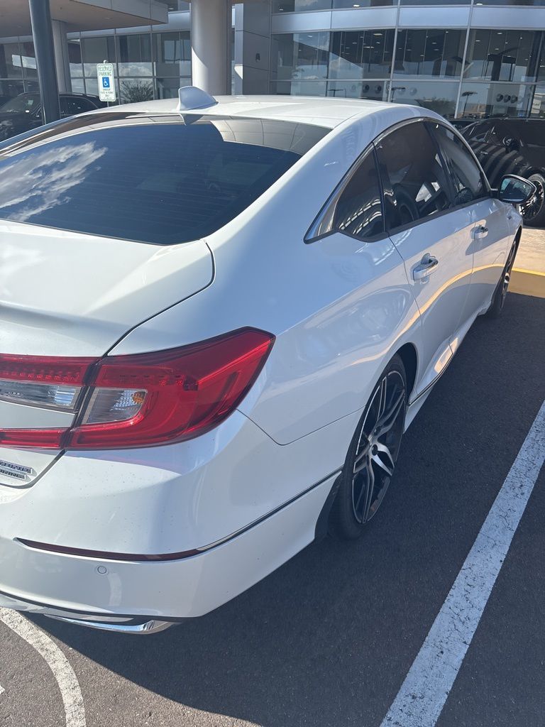 2021 Honda Accord Hybrid Touring photo 5