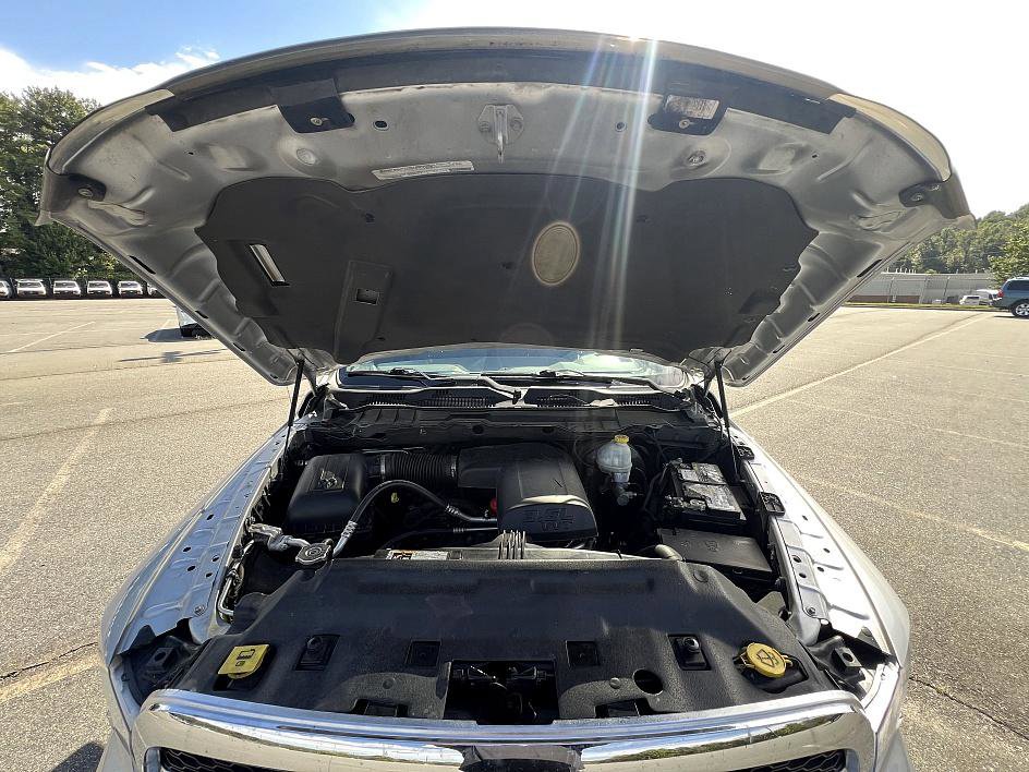 2013 Ram 1500 SLT photo 8