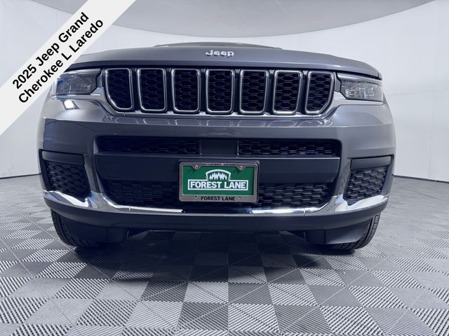 2025 Jeep Grand Cherokee Laredo photo 9