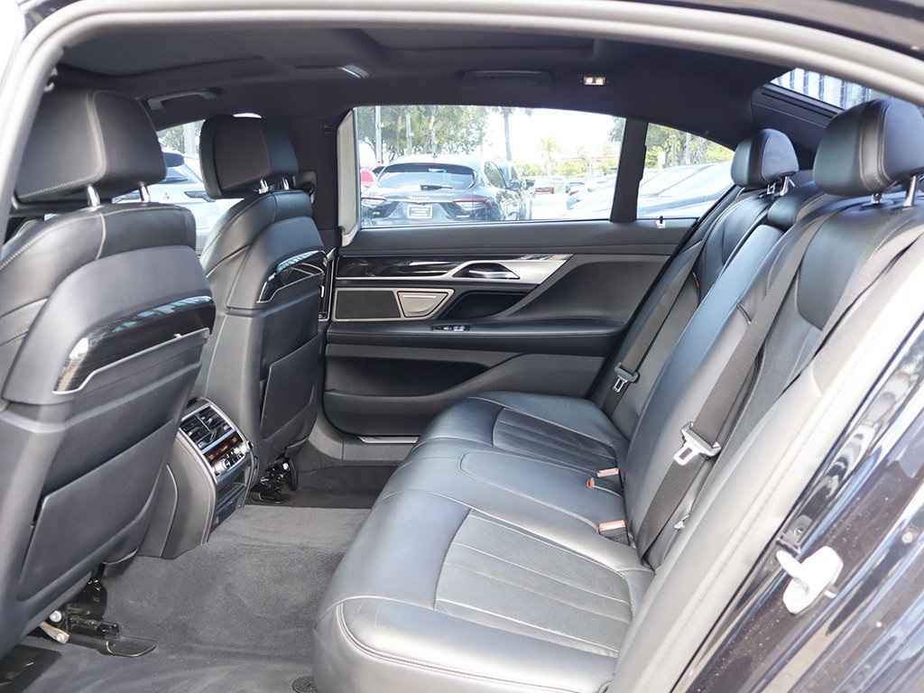 2020 Bmw 740i xDrive Sedan photo 30