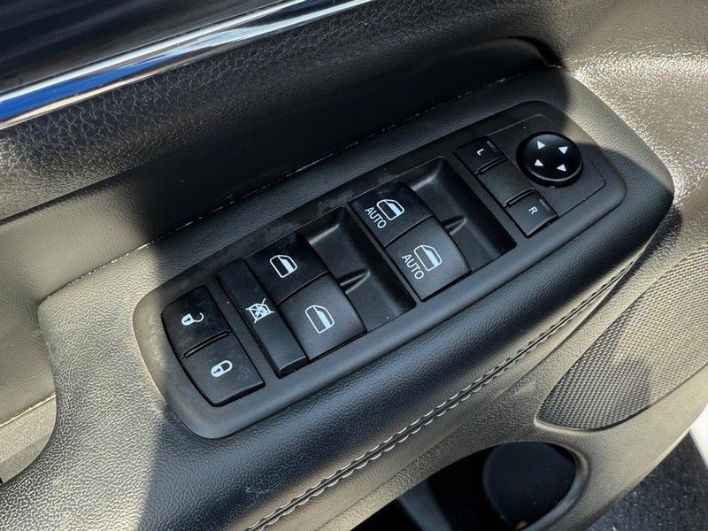 2021 Jeep Grand Cherokee Anniversary Edition photo 14