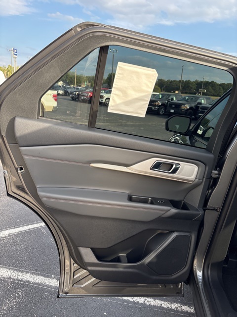 2025 Ford Explorer photo 41