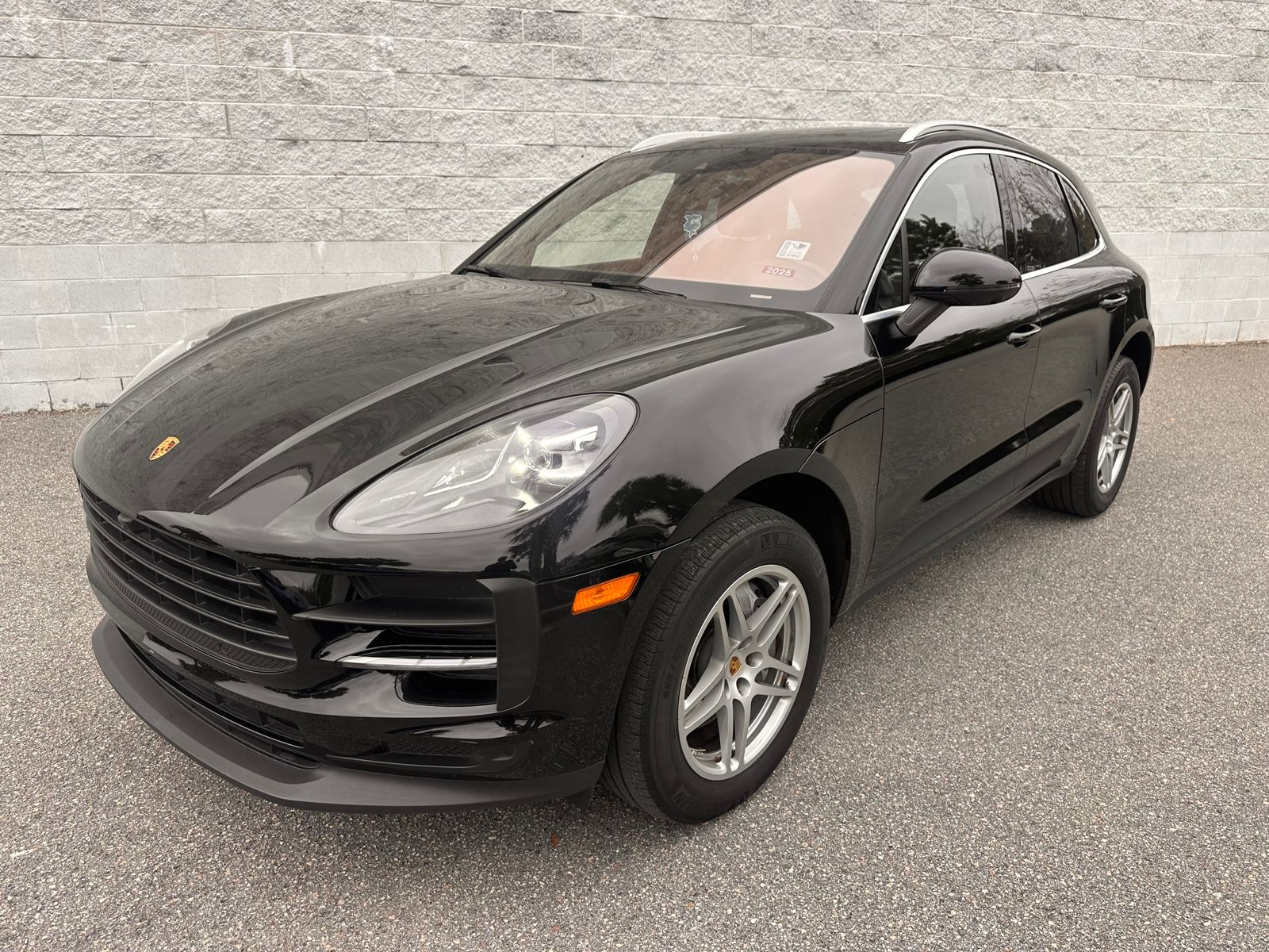 2021 Porsche Macan Base's photo