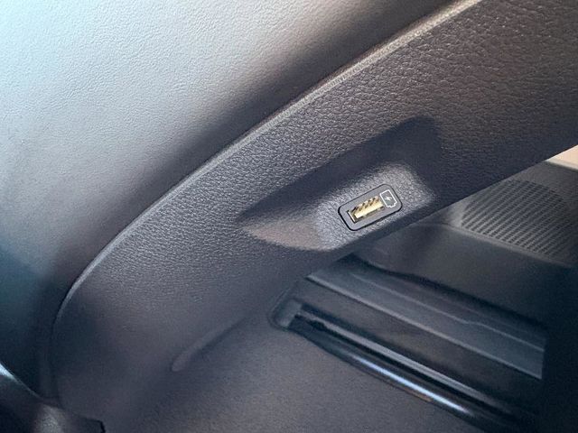 2023 Kia Carnival LX photo 25