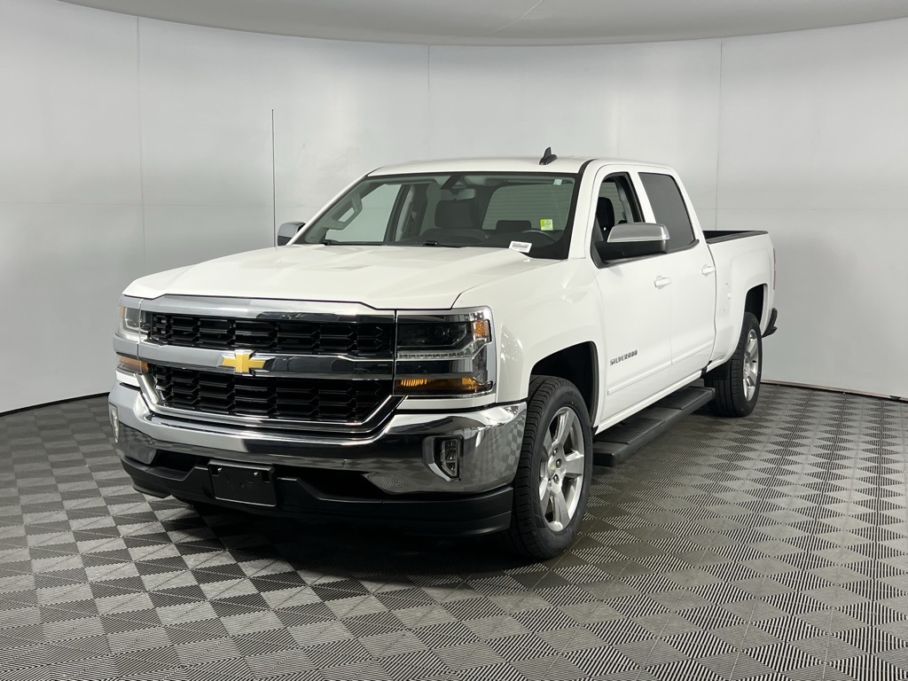 2017 Chevrolet Silverado 1500 LT photo 2