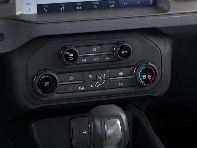 2025 Ford Bronco Base photo 14