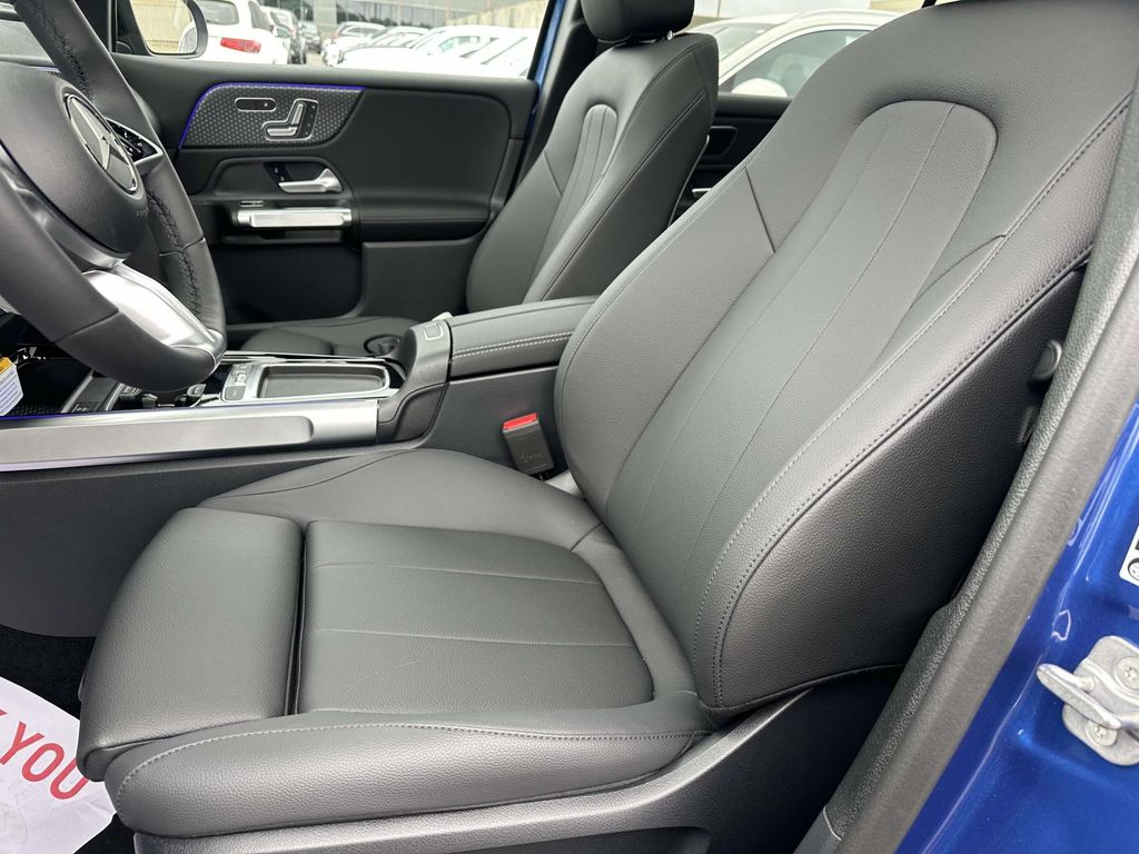2025 Mercedes Benz GLB 250 4MATIC photo 20