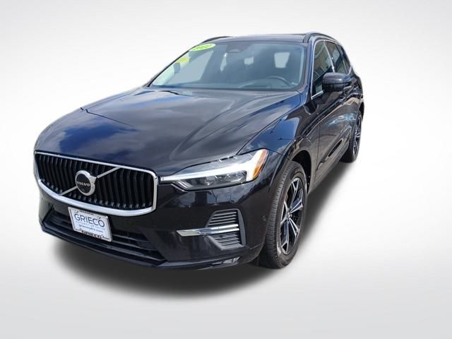 2022 Volvo XC60 B5 Momentum photo 3