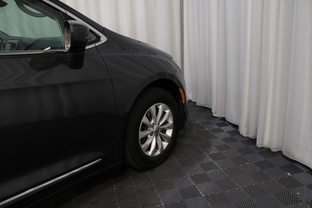 2018 Chrysler Pacifica Touring L photo 23