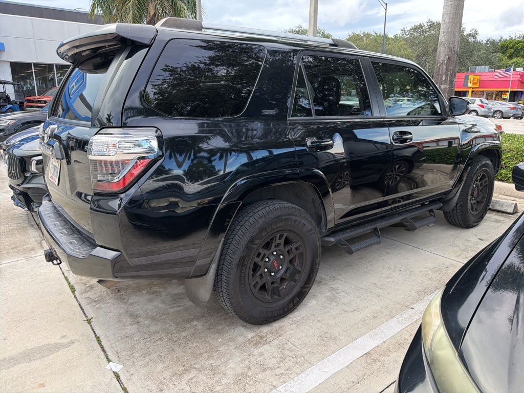 2021 Toyota 4Runner SR5 Premium photo 5