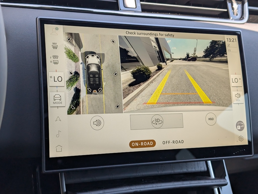 2026 Land Rover Range Rover Evoque Dynamic SE photo 11
