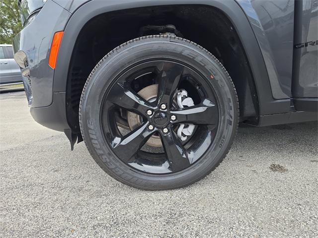 2025 Jeep Grand Cherokee Altitude photo 25