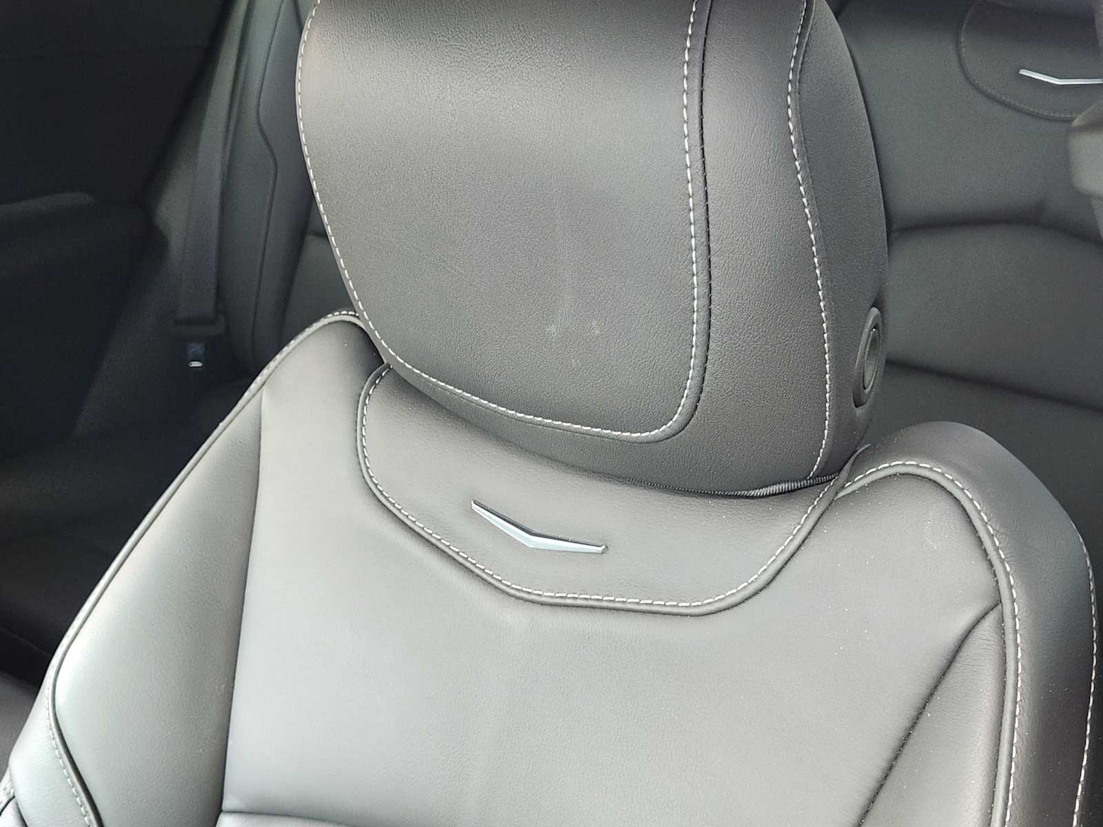 2025 Cadillac XT4 Premium Luxury photo 6