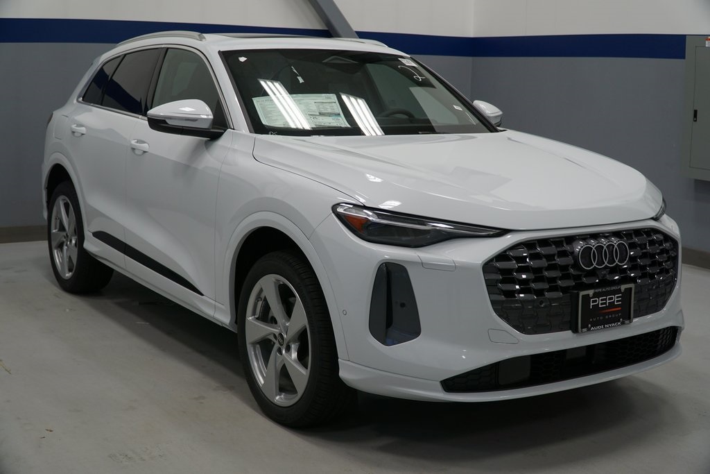 2025 Audi New Q5 Premium Plus's photo