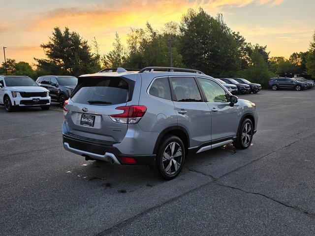 2020 Subaru Forester Touring photo 4