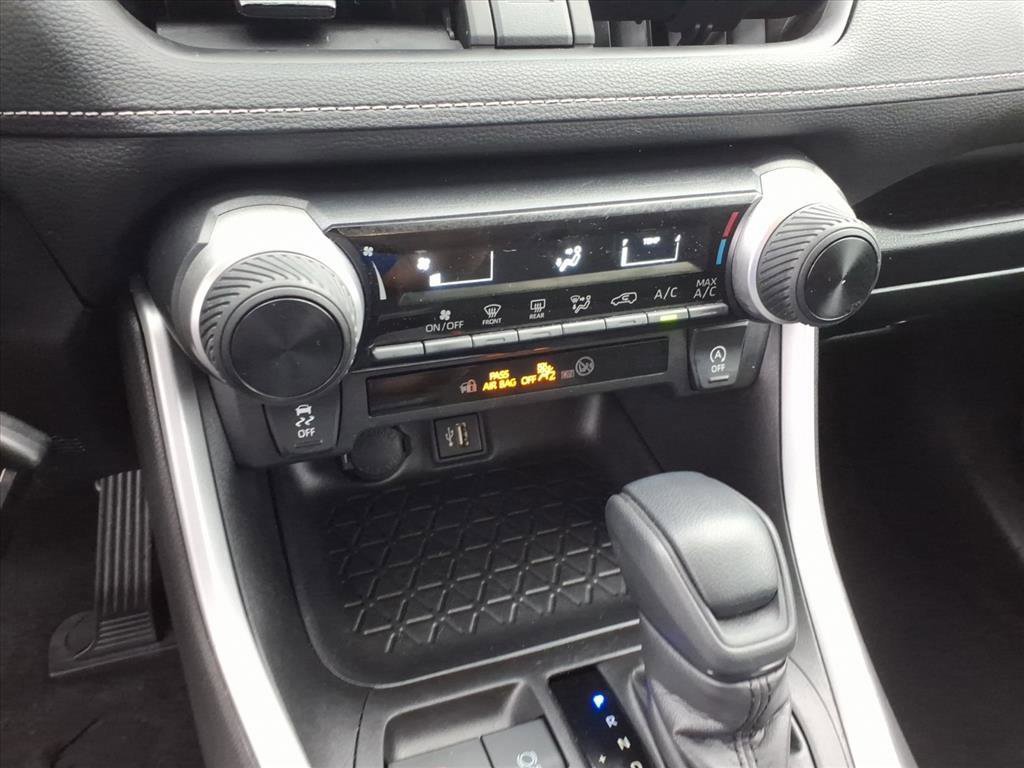 2024 Toyota RAV4 LE photo 12