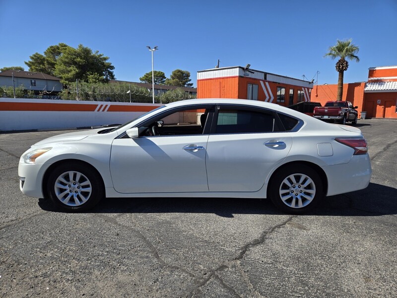 2015 Nissan Altima 2.5 S photo 2