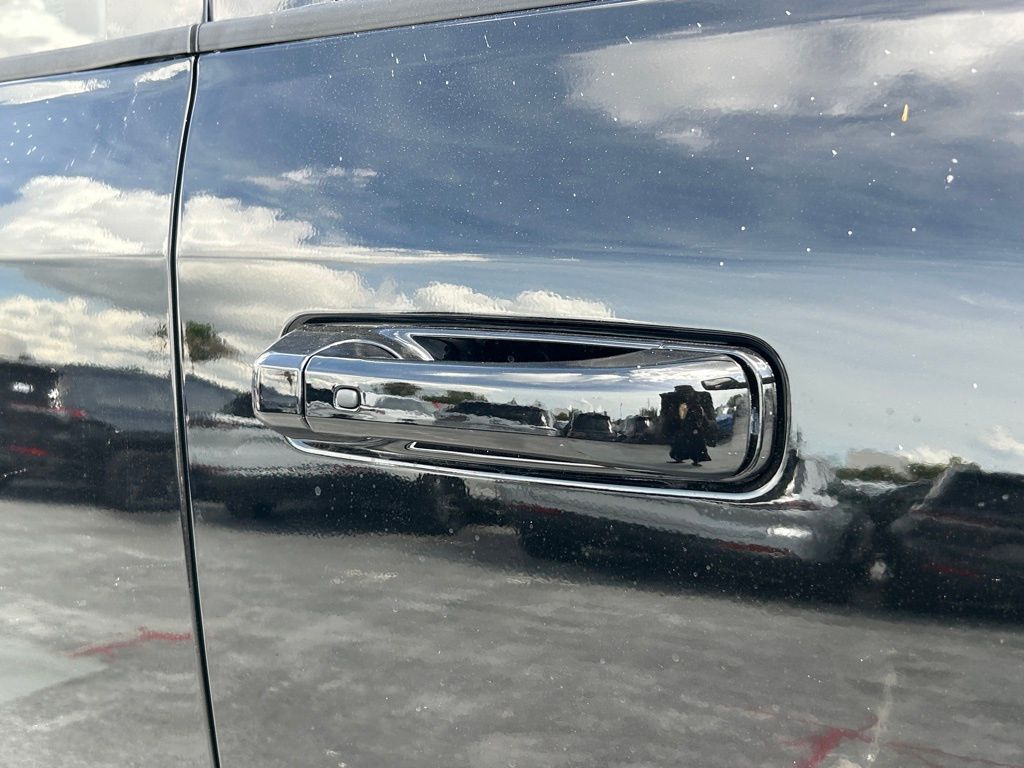 2025 Ram 3500 Laramie photo 15
