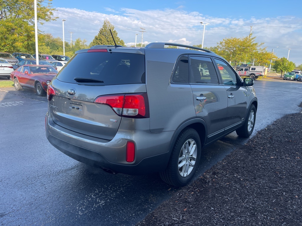 2015 Kia Sorento LX photo 2