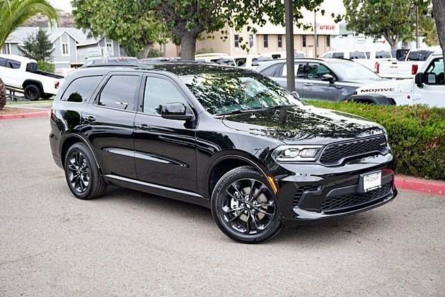 New 2026 Diamond Black Clear-Coat Exterior Paint Dodge GT image 3