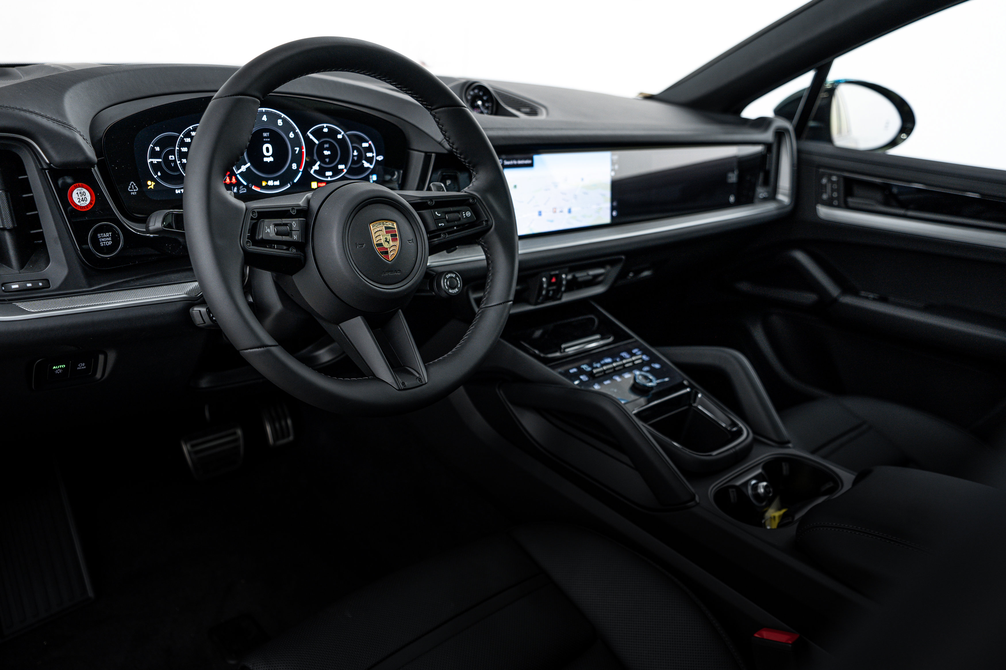 2026 Porsche Cayenne S Coupe photo 3