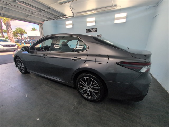 2023 Toyota Camry Hybrid XLE photo 8